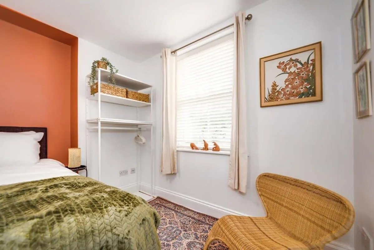 No 7 - Near The Beach - By Brighton Holiday Lets 0*,