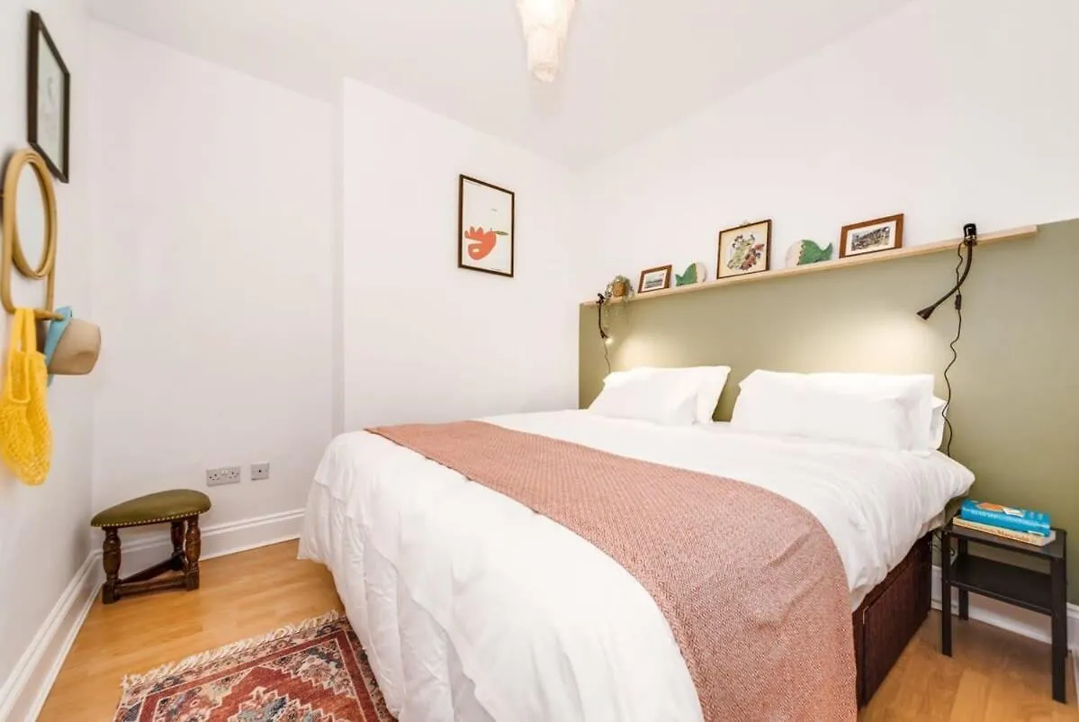 Apartment No 7 - Near The Beach - By Brighton Holiday Lets