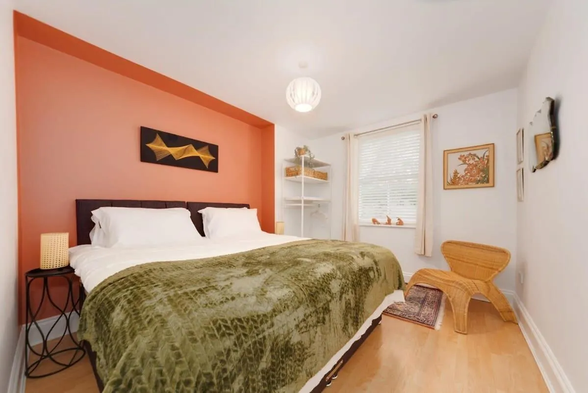 Apartment No 7 - Near The Beach - By Brighton Holiday Lets