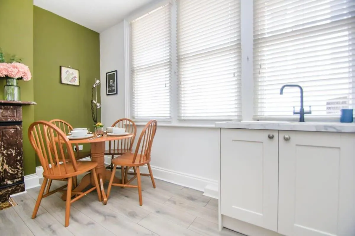 No 7 - Near The Beach - By Brighton Holiday Lets